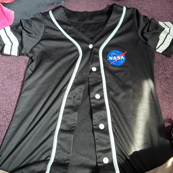 button up - Picture 1 of 2